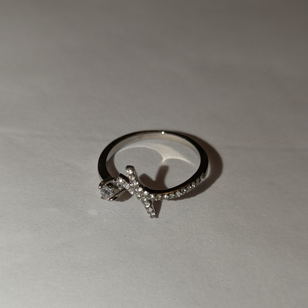 Elegant Silver Ring with White Sapphire - Picture 5 of 6